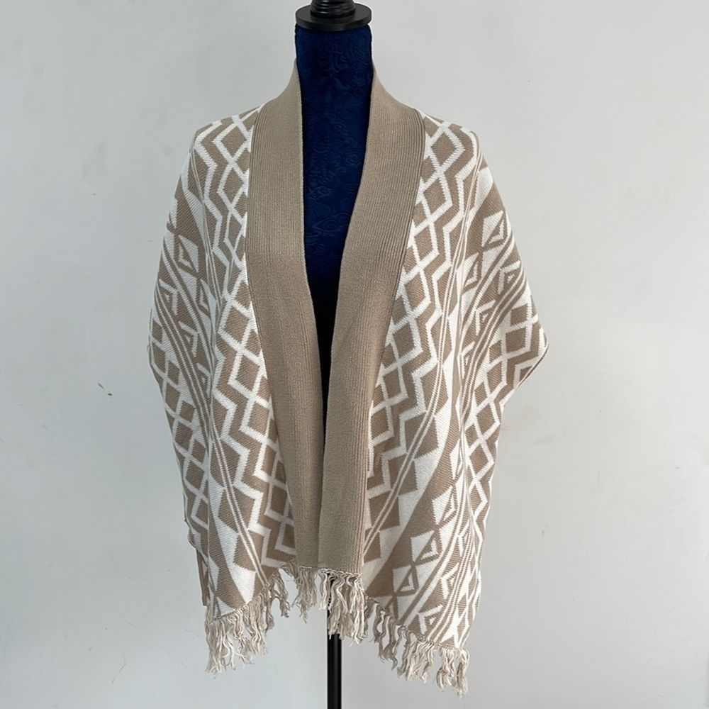 Old navy sweater shawl Aztec prints size M-L